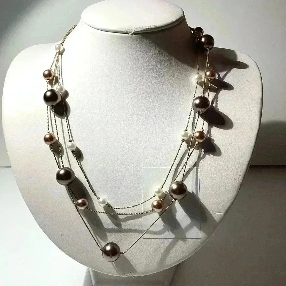 Gold tone Faux pearls necklace